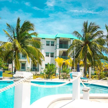 Best Western Grand Baymen Gardens San Pedro  Exterior photo