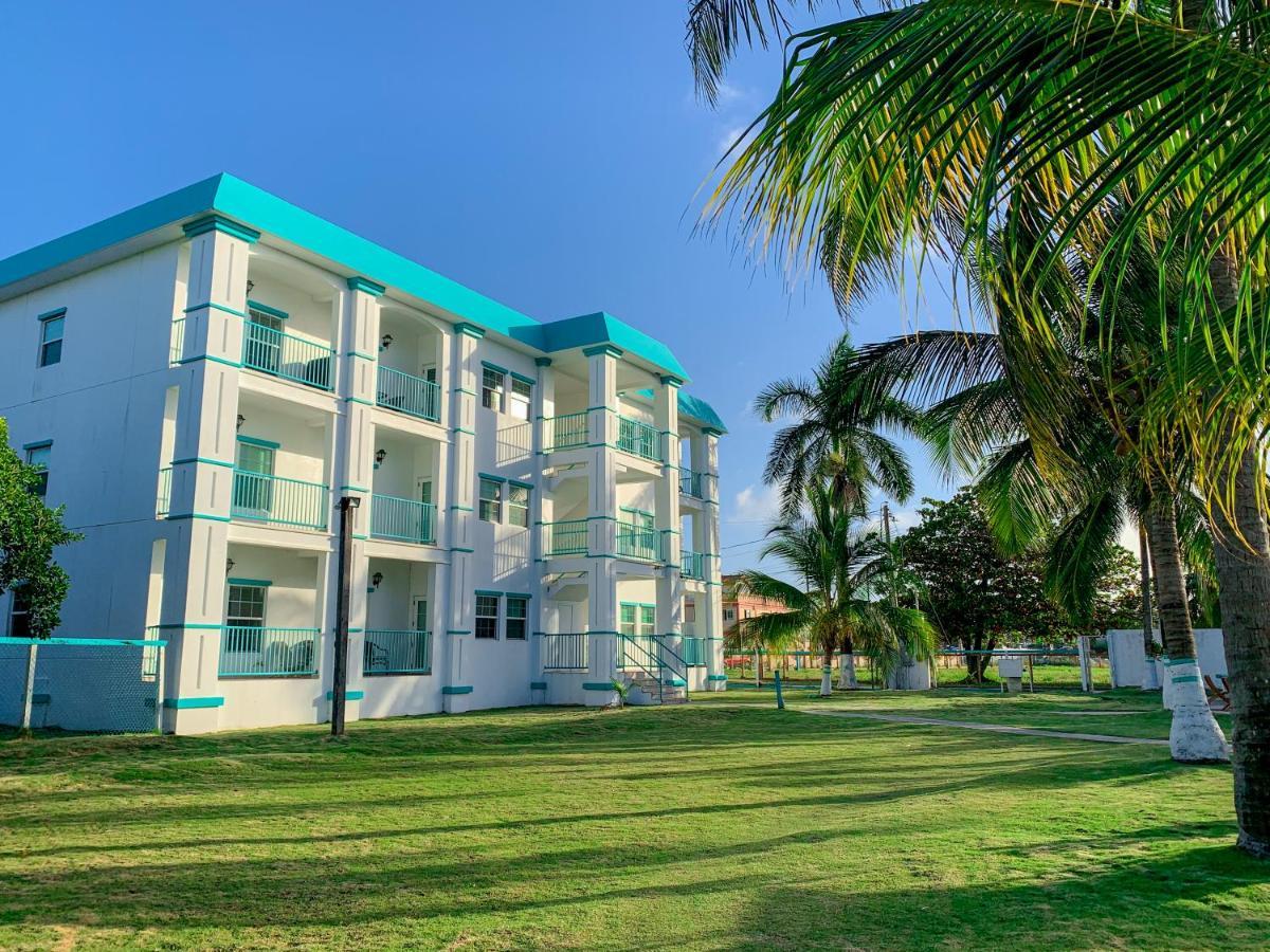 Best Western Grand Baymen Gardens San Pedro  Exterior photo