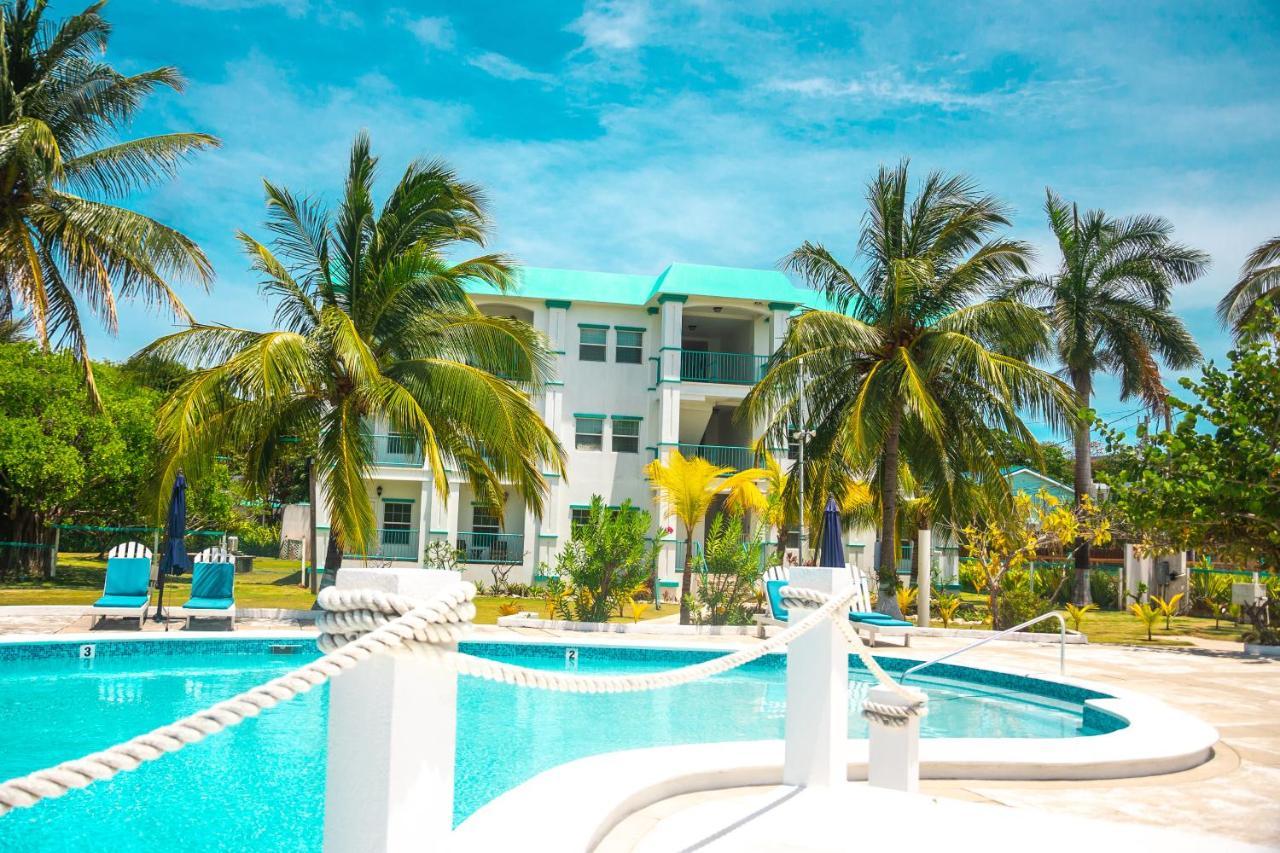 Best Western Grand Baymen Gardens San Pedro  Exterior photo