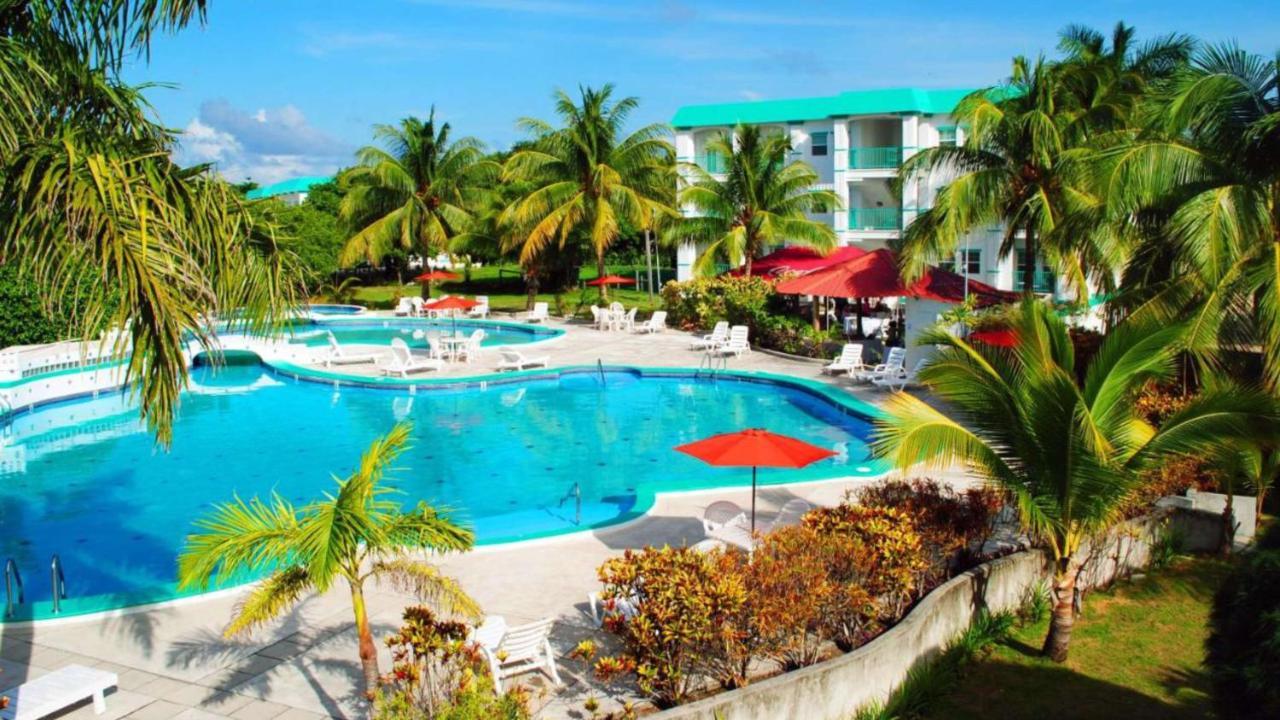 Best Western Grand Baymen Gardens San Pedro  Exterior photo