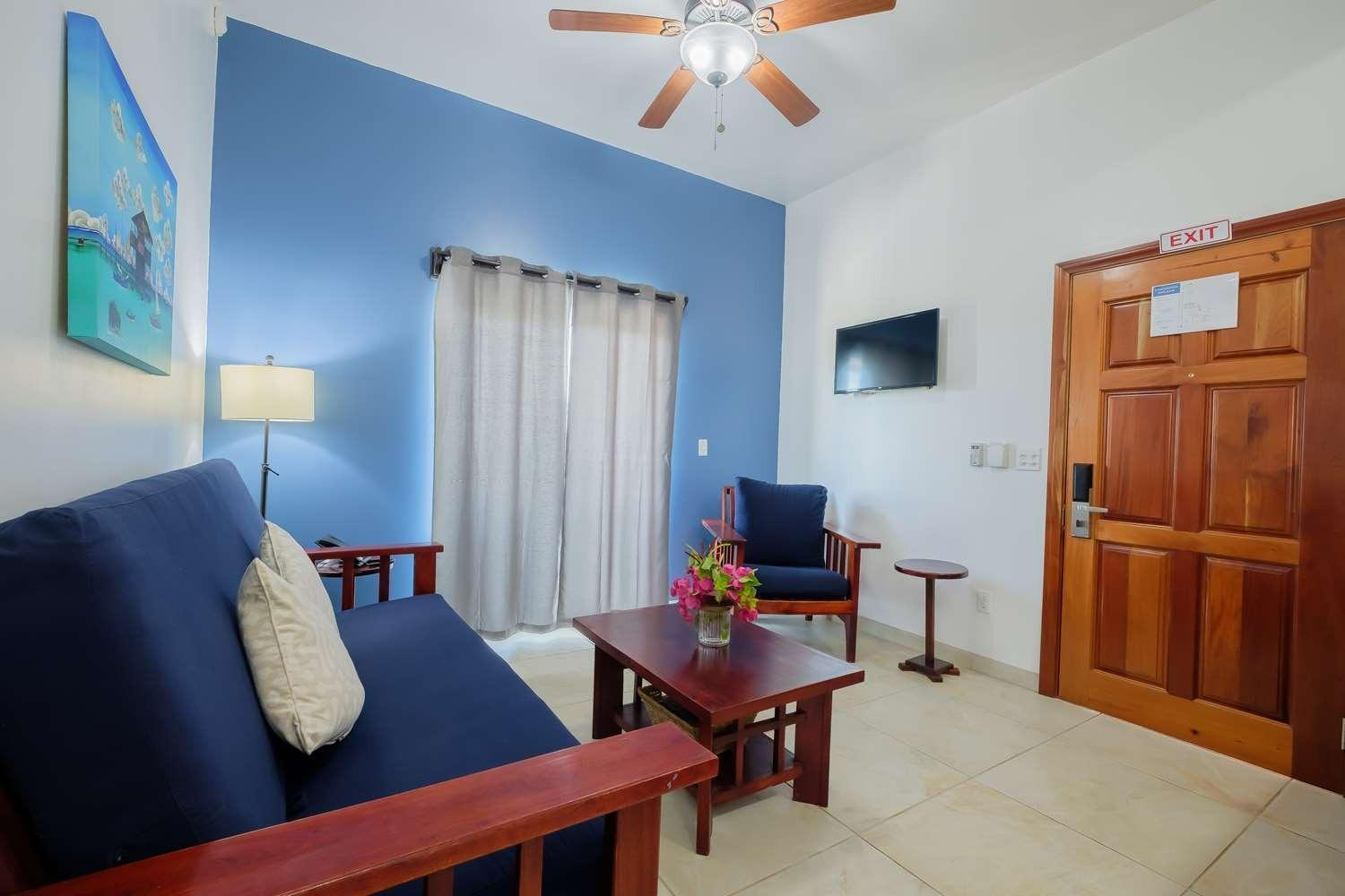 Best Western Grand Baymen Gardens San Pedro  Exterior photo