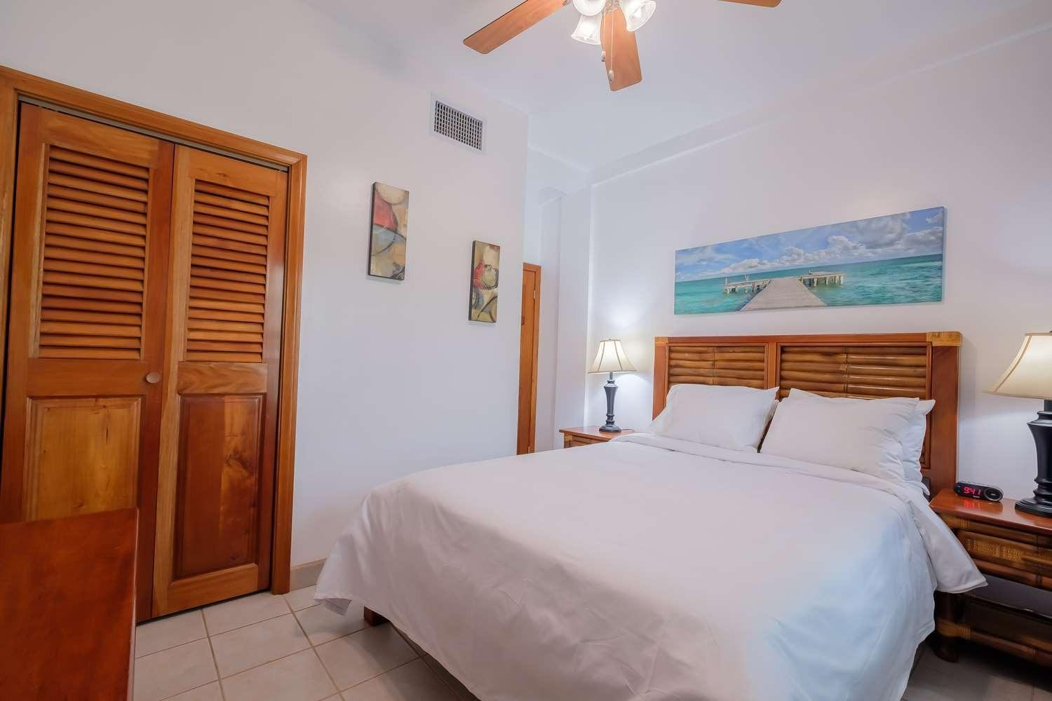 Best Western Grand Baymen Gardens San Pedro  Exterior photo