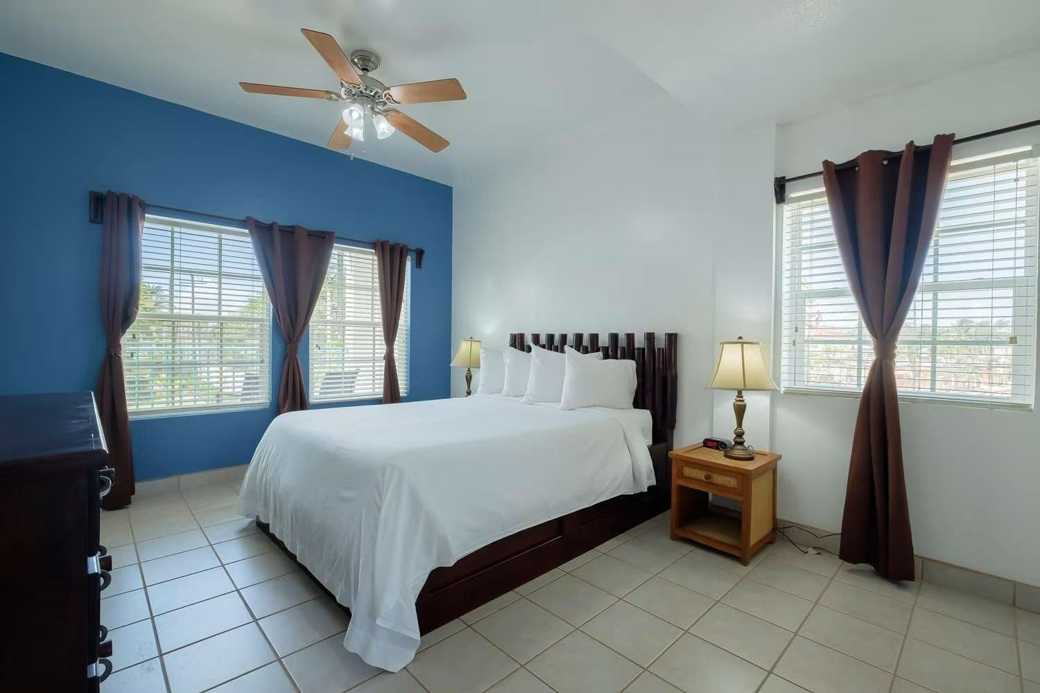Best Western Grand Baymen Gardens San Pedro  Exterior photo