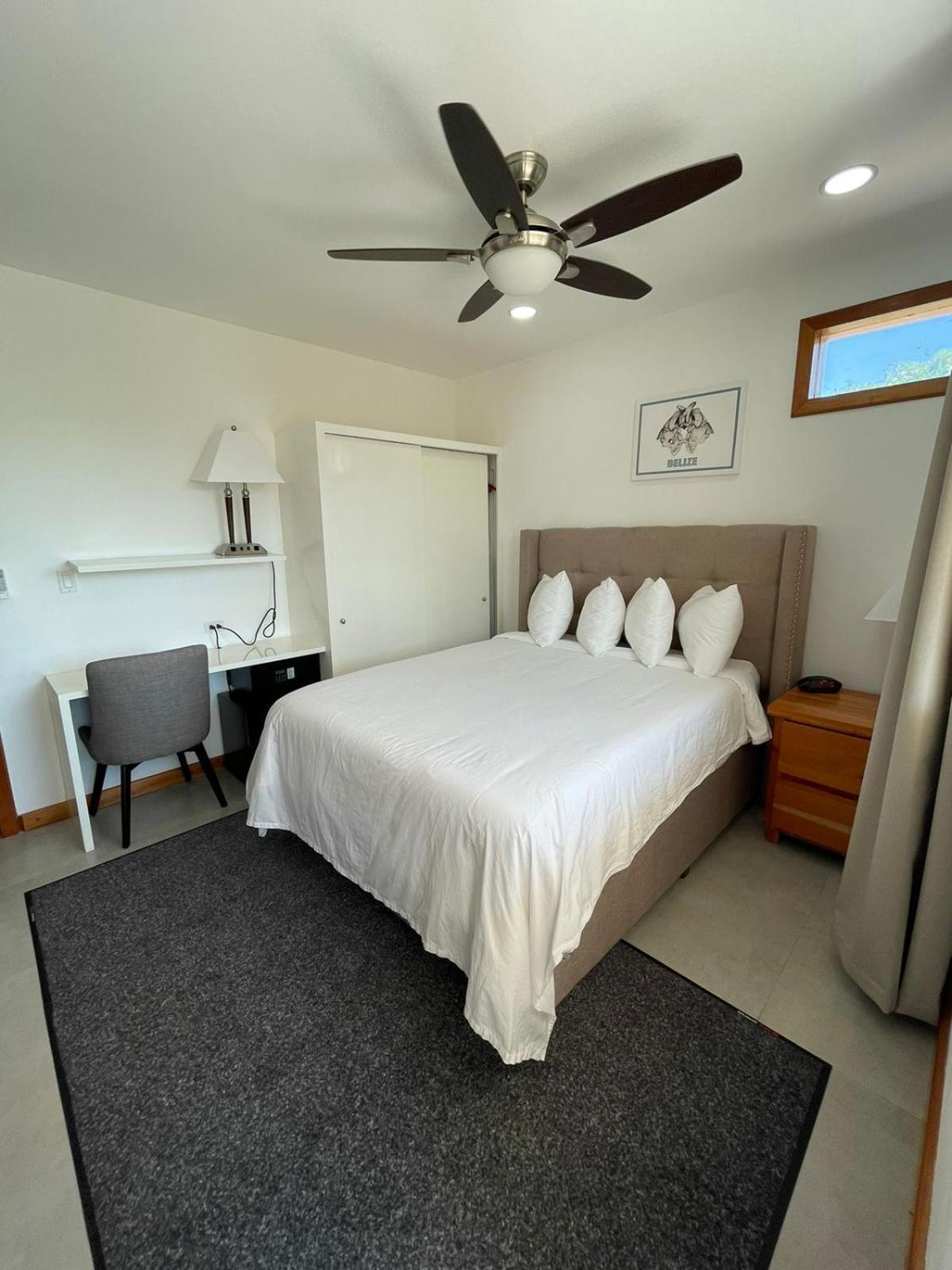 Best Western Grand Baymen Gardens San Pedro  Exterior photo